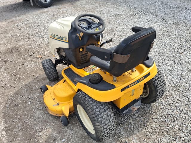 Image of Cub Cadet Super LT1554 equipment image 4