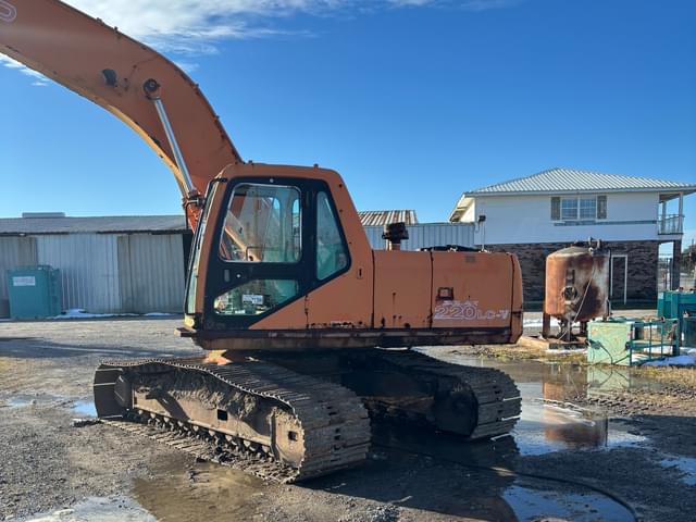 Image of Daewoo 220LC equipment image 4