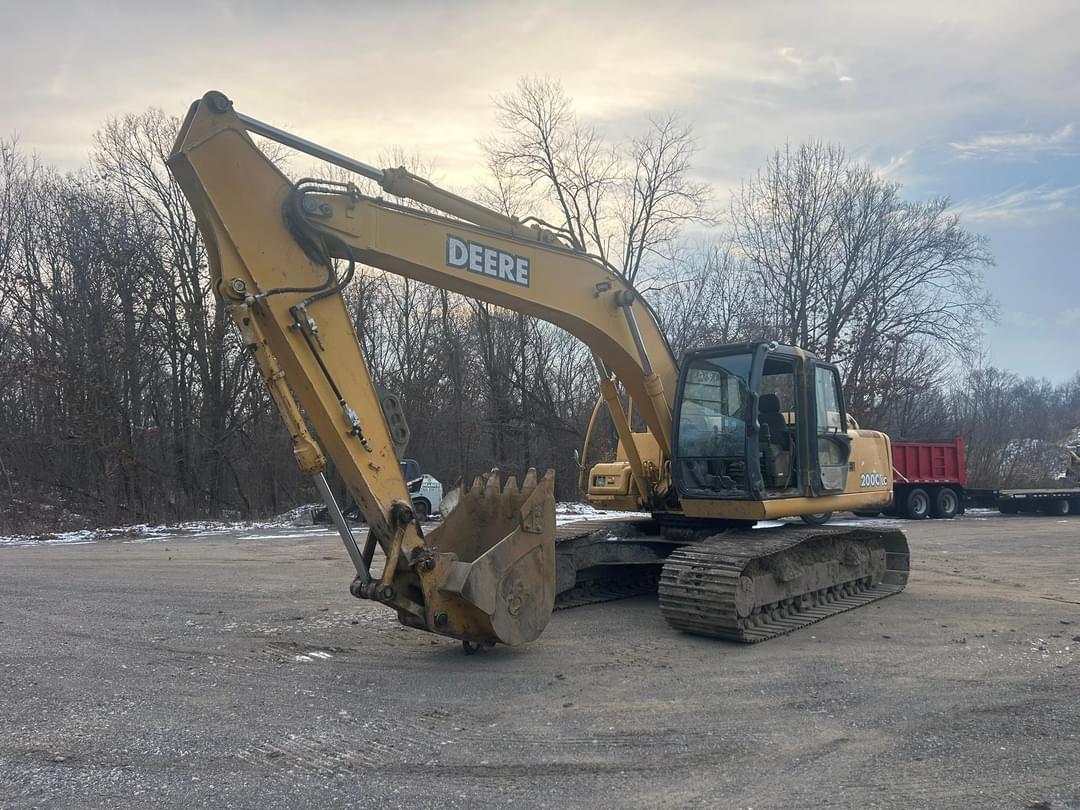 Image of John Deere 200C LC Primary image