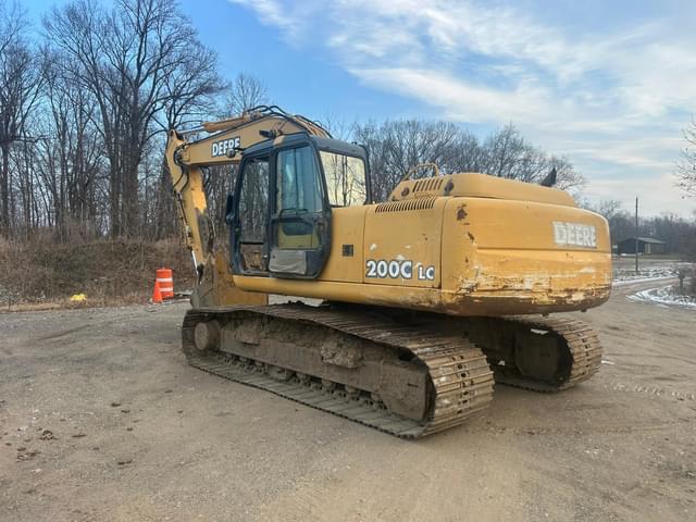 Image of John Deere 200C LC equipment image 4