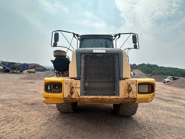 Image of John Deere 400D equipment image 3