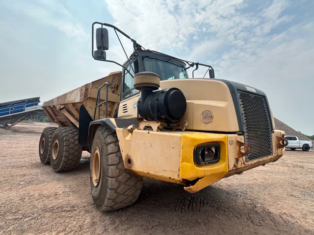 Image of John Deere 400D equipment image 4