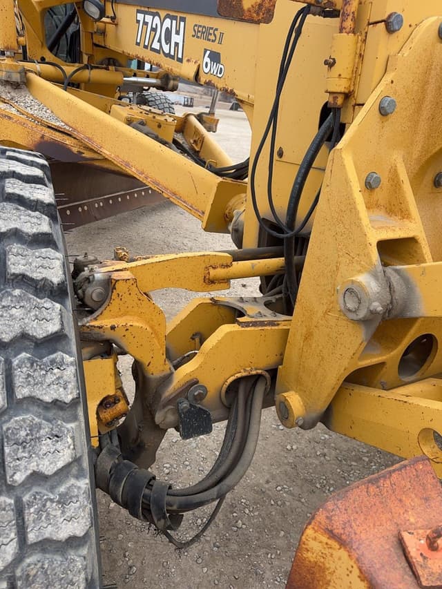 Image of John Deere 772CH equipment image 4