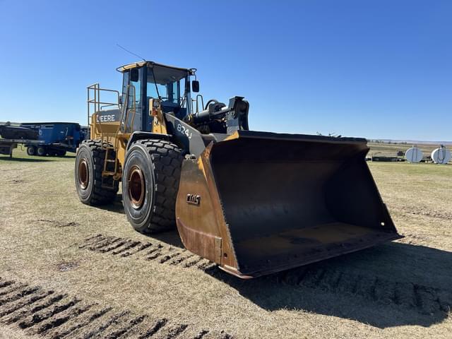 Image of John Deere 824J equipment image 2