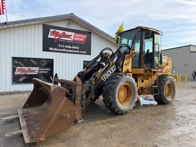 Image of John Deere TC44H equipment image 1