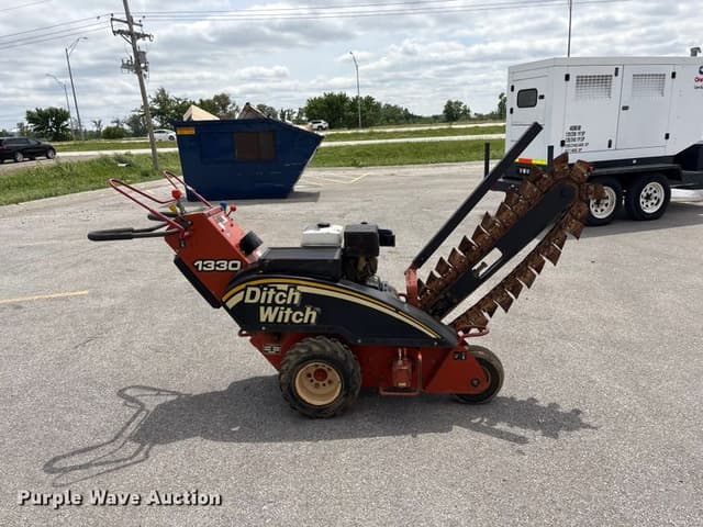 Image of Ditch Witch 1330 equipment image 3