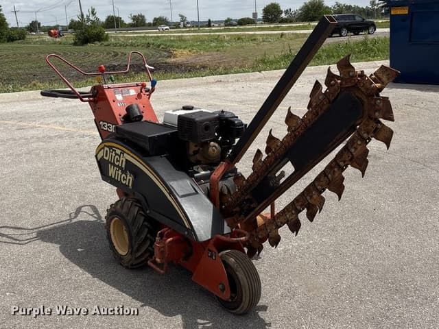 Image of Ditch Witch 1330 equipment image 2