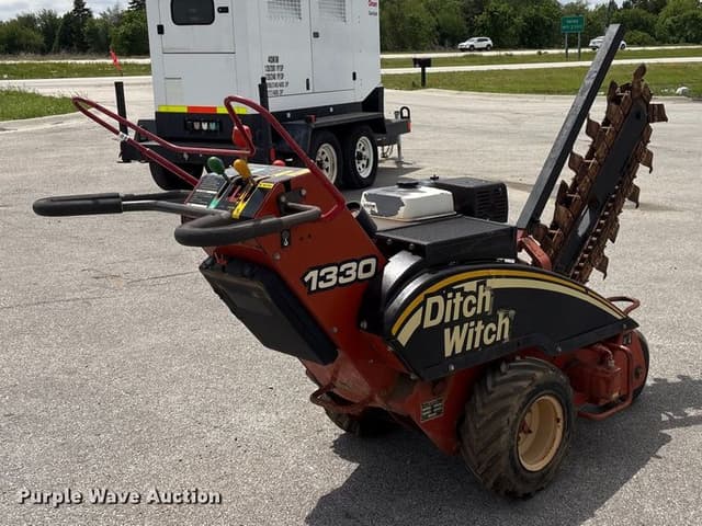 Image of Ditch Witch 1330 equipment image 4