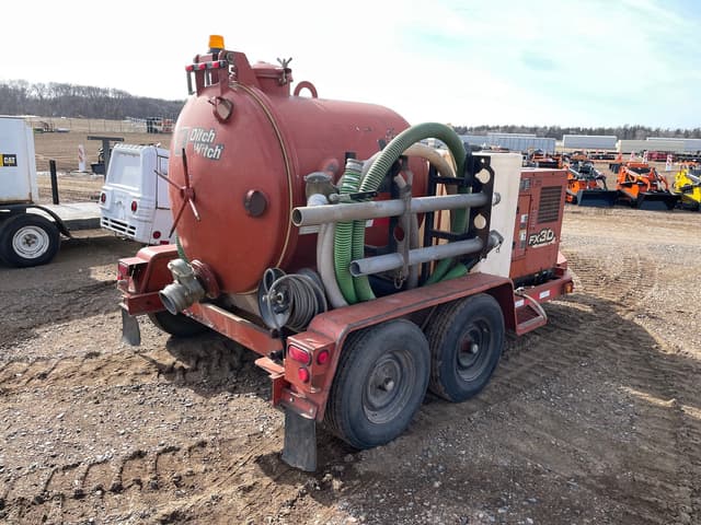 Image of Ditch Witch FX30 equipment image 2
