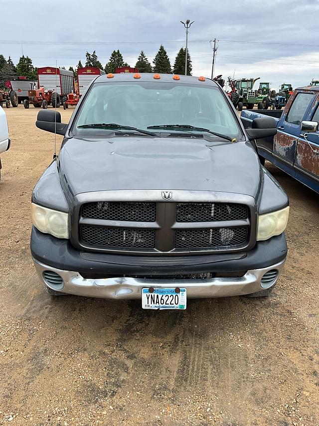 Image of Dodge Ram 3500 equipment image 1