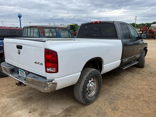 Image of Dodge Ram 3500 equipment image 4
