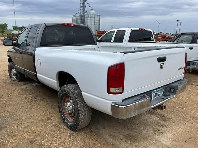 Image of Dodge Ram 3500 equipment image 3