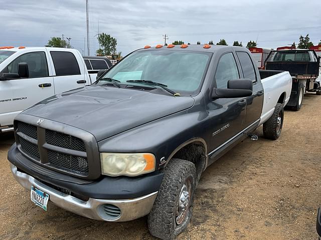 Image of Dodge Ram 3500 equipment image 2
