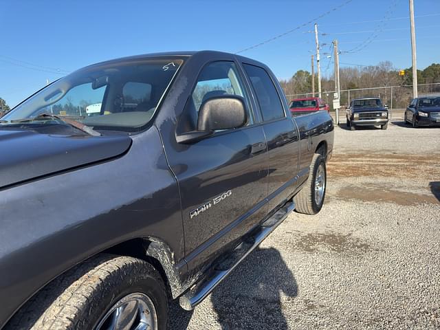 Image of Dodge Ram 1500 equipment image 3