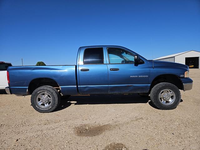Image of Dodge Ram 2500 equipment image 3