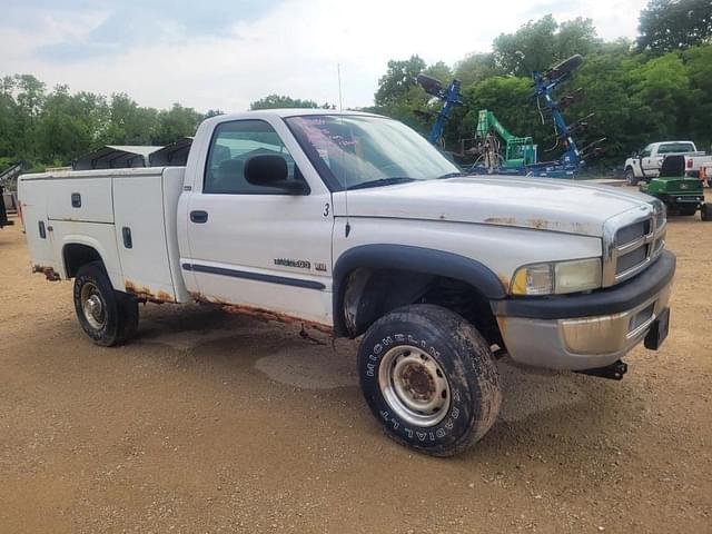 Image of Dodge Ram 2500 equipment image 3