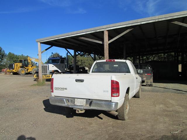 Image of Dodge Ram 2500 equipment image 3