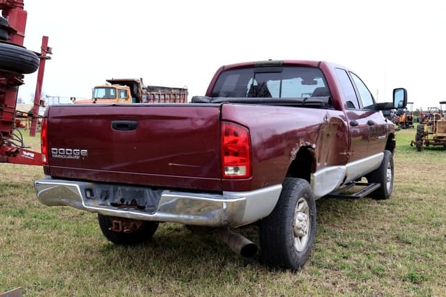 Image of Dodge Ram 2500 equipment image 4