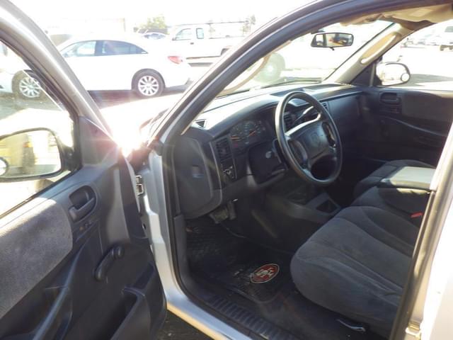 Image of Dodge Dakota equipment image 4