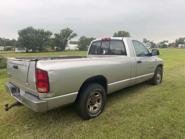 Image of Dodge Ram 2500 equipment image 3