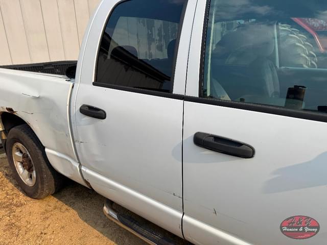 Image of Dodge Ram 2500 equipment image 4