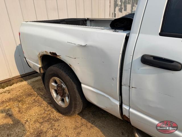 Image of Dodge Ram 2500 equipment image 3