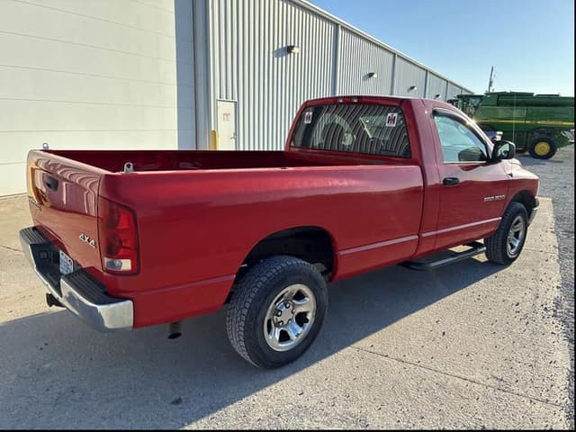 Image of Dodge Ram 1500 equipment image 4