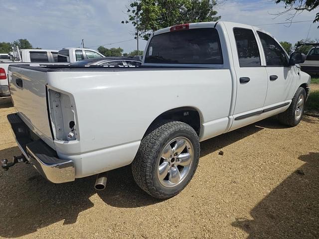 Image of Dodge Ram 1500 equipment image 3