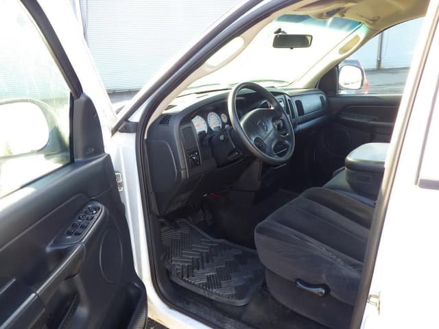 Image of Dodge Ram 1500 equipment image 4