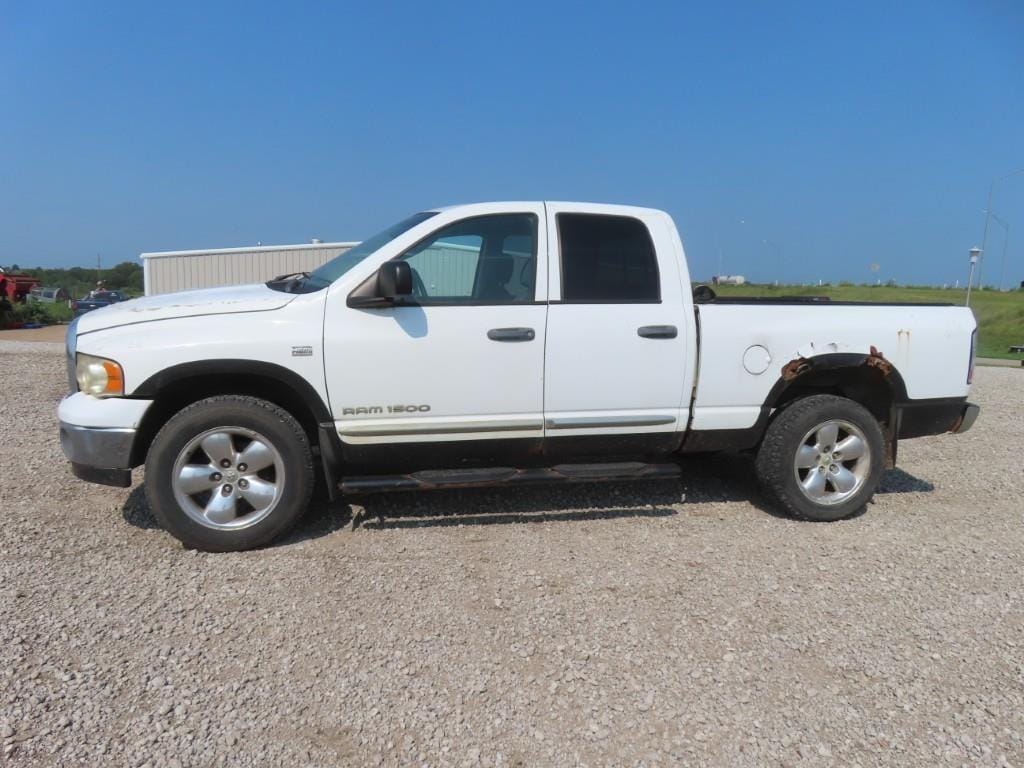 2003 Dodge Ram 1500 Equipment Image0