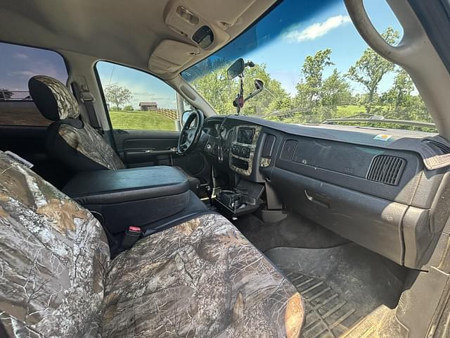 Image of Dodge Ram 1500 equipment image 3