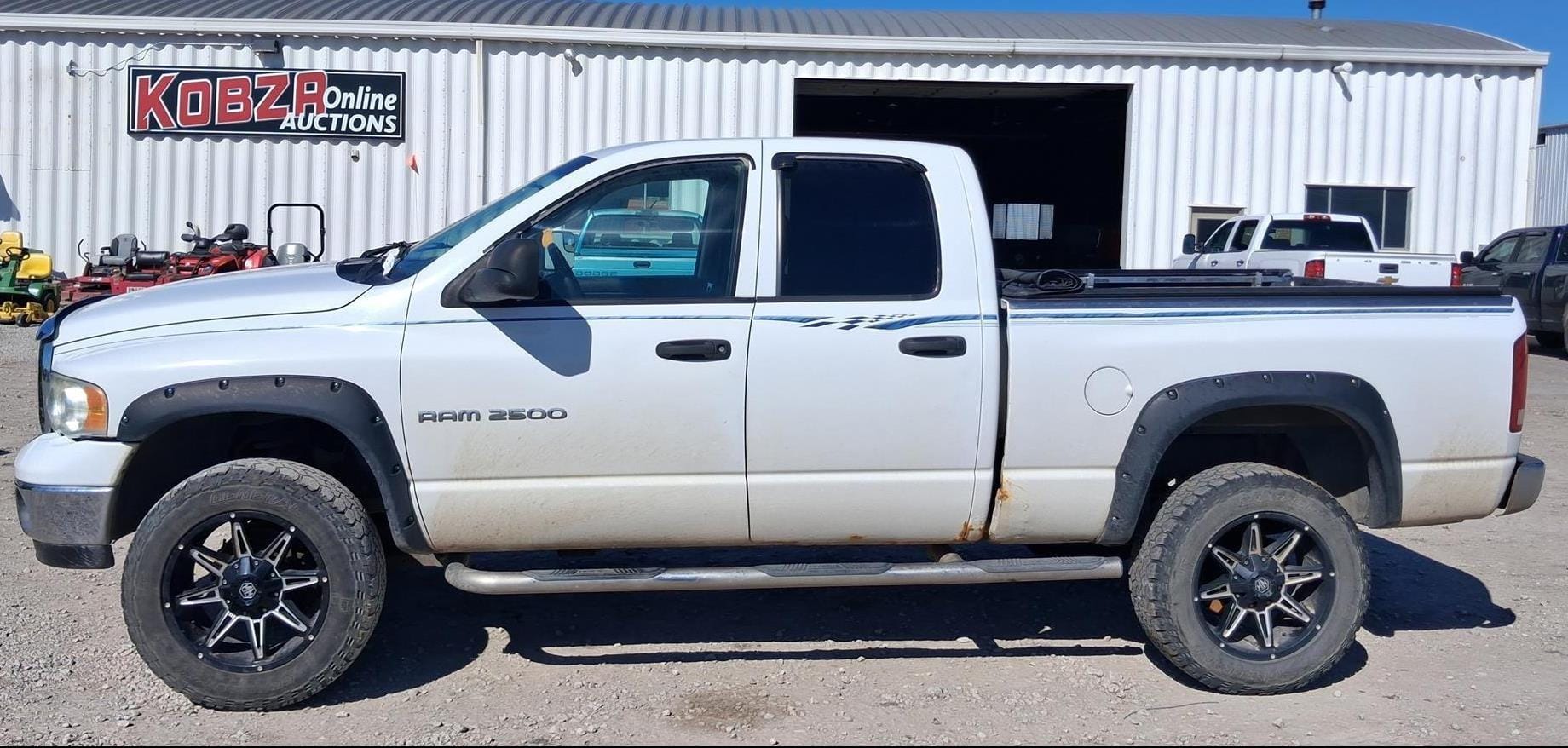 2003 Dodge Ram 2500 Equipment Image0