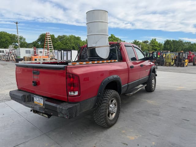 Image of Dodge Ram 2500 equipment image 2