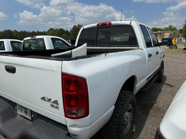 Image of Dodge Ram 2500 equipment image 2