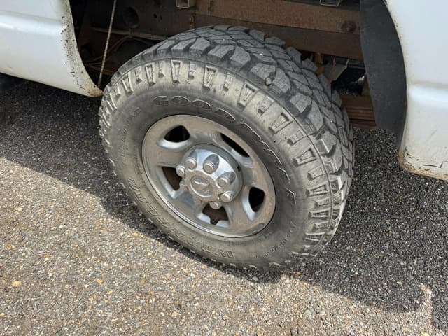 Image of Dodge Ram 2500 equipment image 4