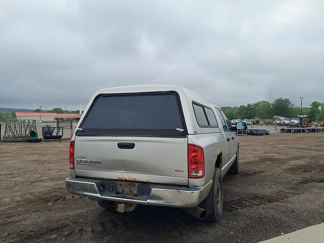 Image of Dodge Ram 2500 equipment image 2
