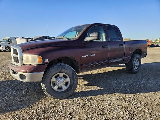 Image of Dodge Ram 2500 equipment image 2