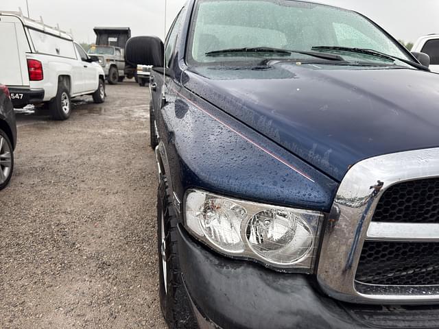 Image of Dodge Ram 2500 equipment image 2