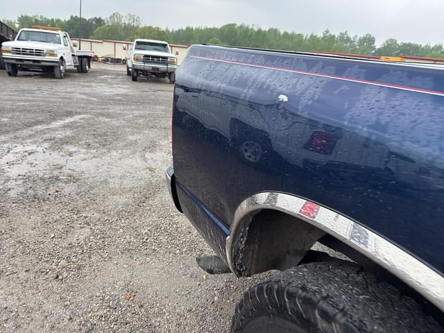 Image of Dodge Ram 2500 equipment image 4