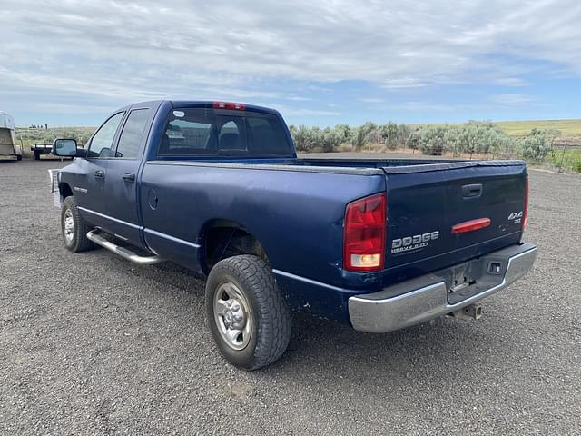 Image of Dodge Ram 2500 equipment image 2
