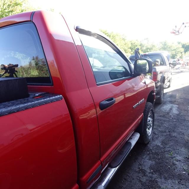 Image of Dodge Ram 2500 equipment image 4