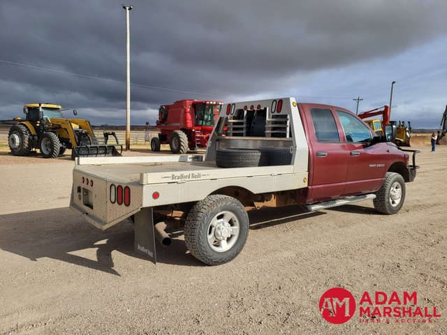Image of Dodge Ram 2500 equipment image 2