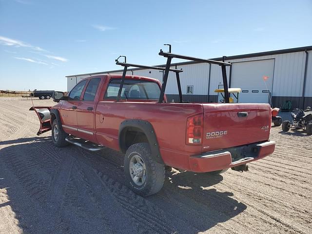 Image of Dodge Ram 2500 equipment image 3