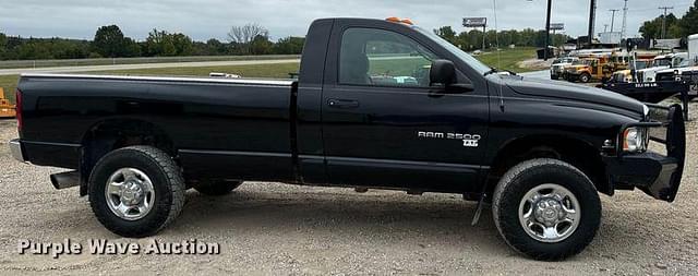 Image of Dodge Ram 2500 equipment image 3