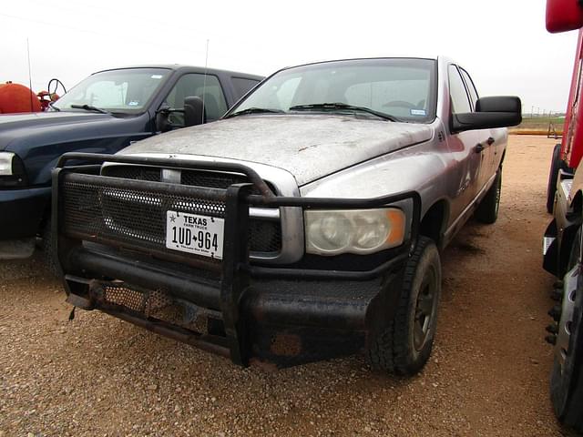 Image of Dodge Ram 2500HD equipment image 2