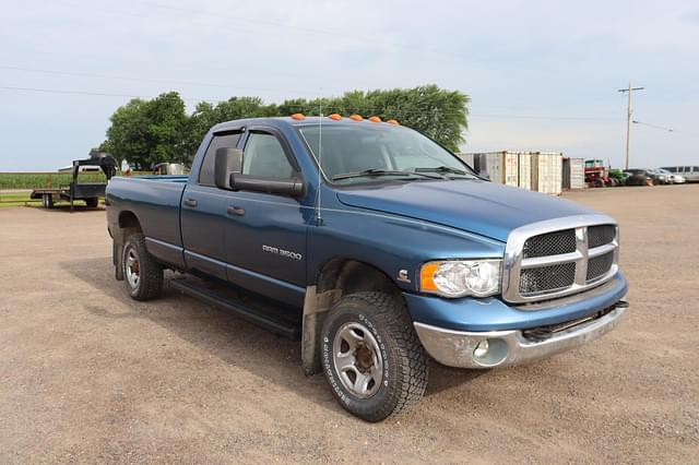 Image of Dodge Ram 3500 equipment image 2