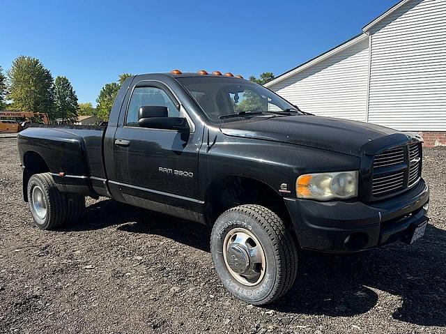 Image of Dodge Ram 3500 equipment image 2