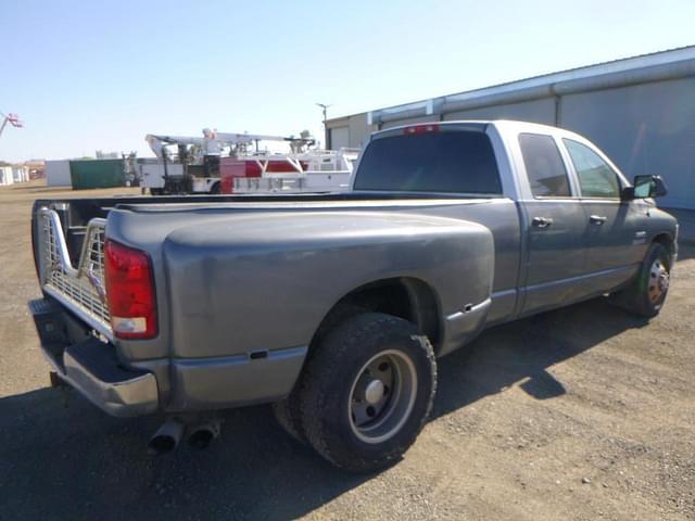 Image of Dodge Ram 3500 equipment image 2