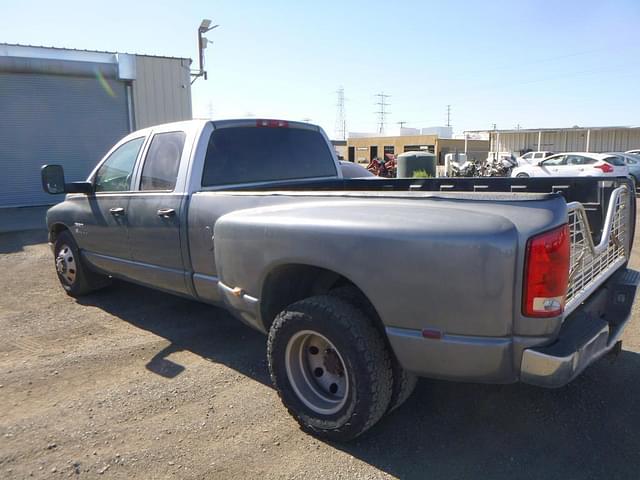 Image of Dodge Ram 3500 equipment image 3