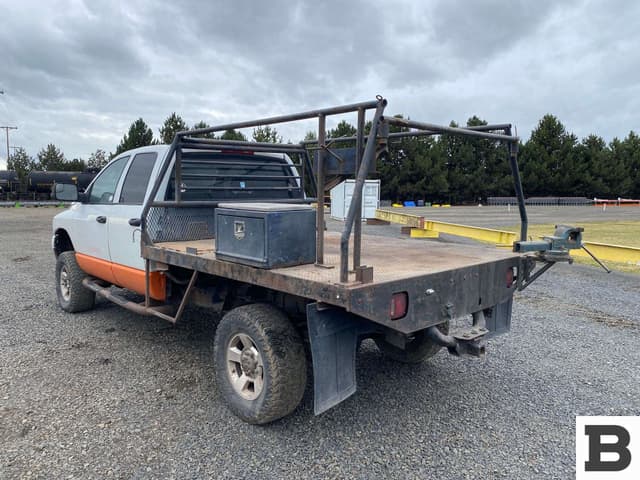 Image of Dodge Ram 3500 equipment image 2